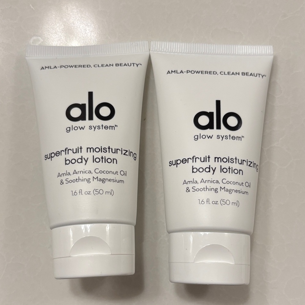 ALO Yoga Superfruit Moisturizing Body Lotion - White